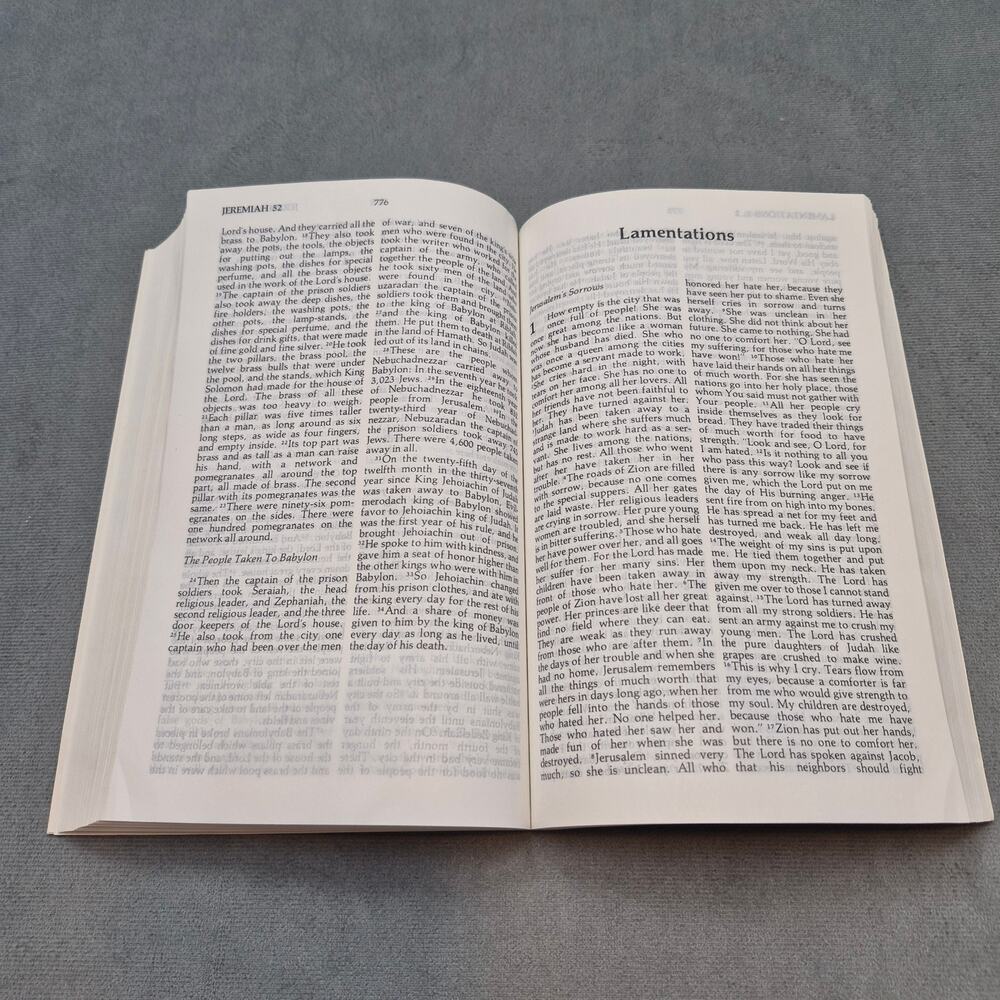 Holy Bible New Life Version Christian Literature Intl 1986 Fifth Printing Book - Picture 9 of 9